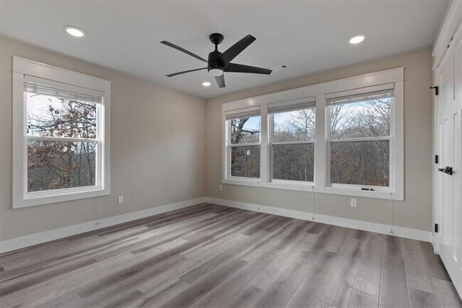 Building Photo - 3 Pickering Dr