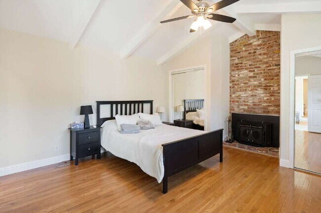 Building Photo - 4311 Cabrillo Way