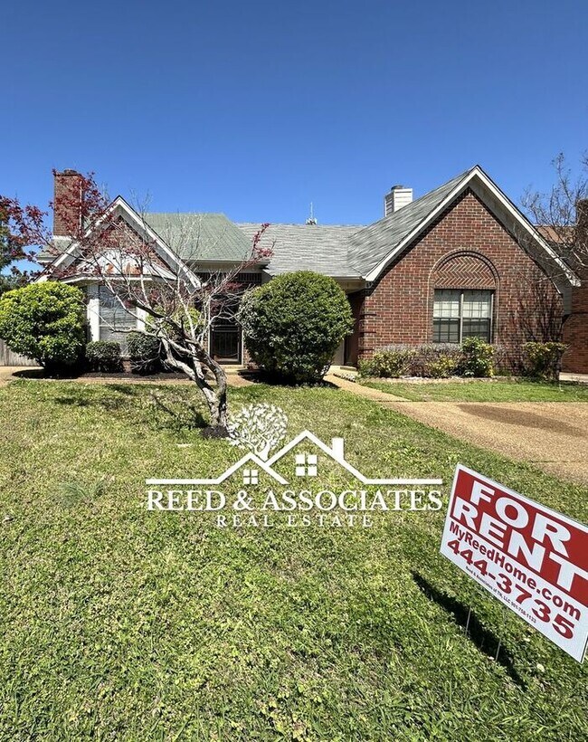 Primary Photo - Charming Town Home with FRESH NEW PAINT!