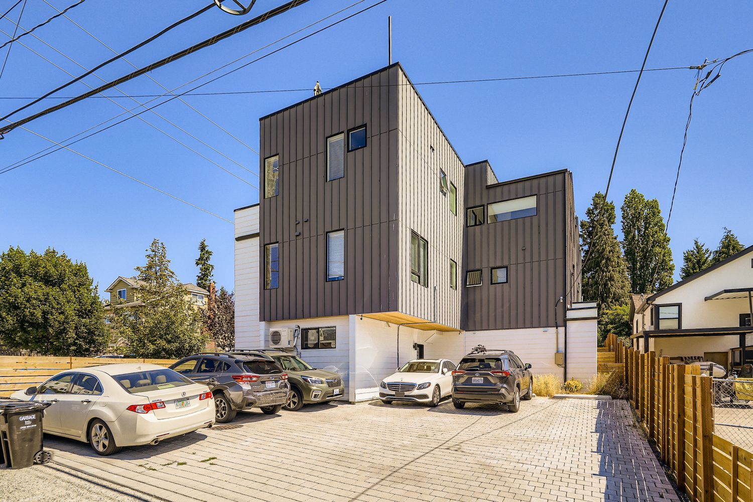 Building Photo - 4205 SW Raymond St