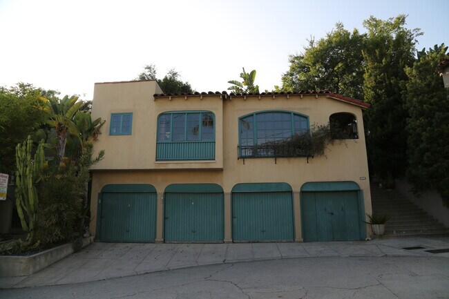 Street view - 1521 Portia St