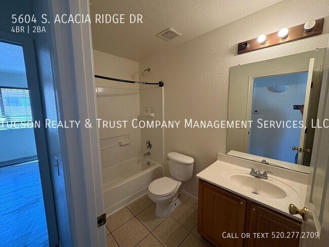 Building Photo - 5604 S Acacia Ridge Dr