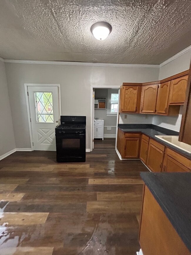 Building Photo - 516 Greenwood Ave