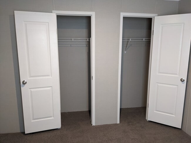 Building Photo - 14 Birch Ct