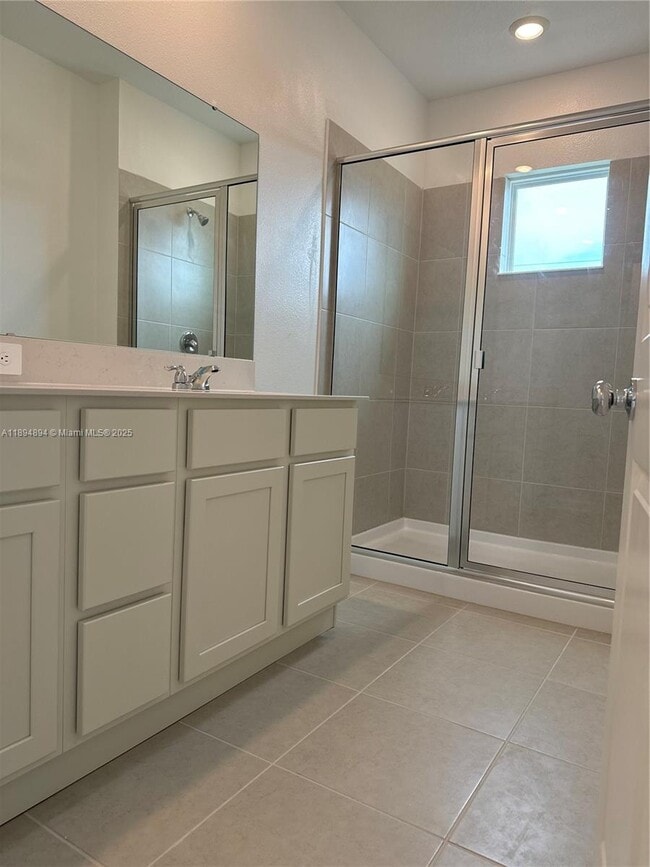 Building Photo - 512 Hart Ln