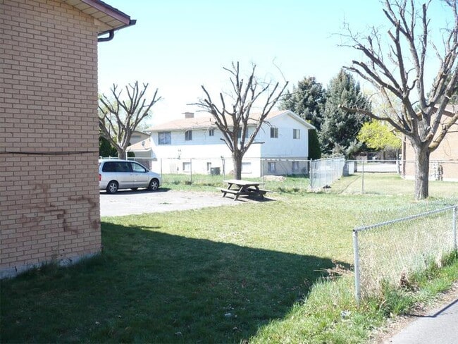 Building Photo - 1542 S 400 E