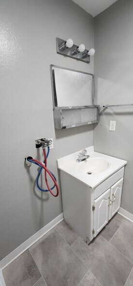 Building Photo - 9537 W Alameda Ave