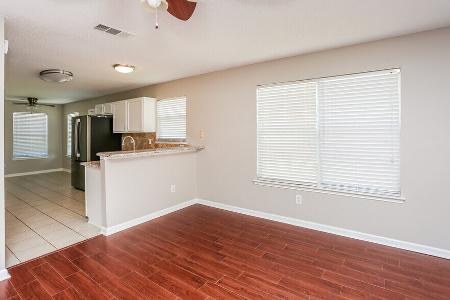 Building Photo - 8104 Gardengate Ct