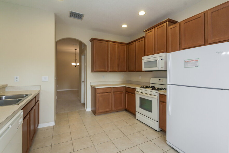 Building Photo - 3303 61st Terrace E