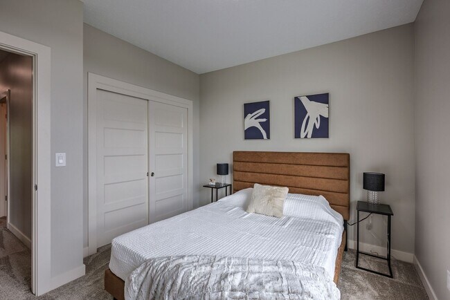 Building Photo - Modern 3BR Retreat | Penthouse + Skyline V...