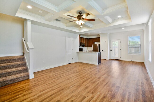 Building Photo - **2 Weeks Free!** Beautiful 3 Bedroom Duplex in New Braunfels – Modern Finishes & Great Layout!