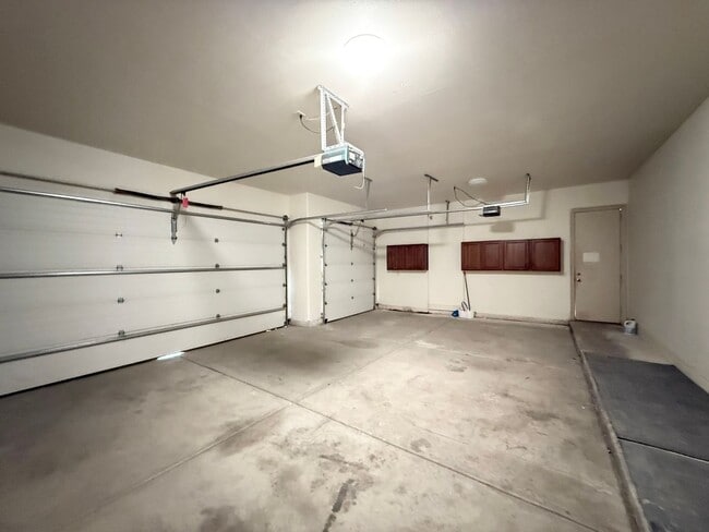 Building Photo - 5/BD 2.5/BA Spacious Home with Casita, RV ...