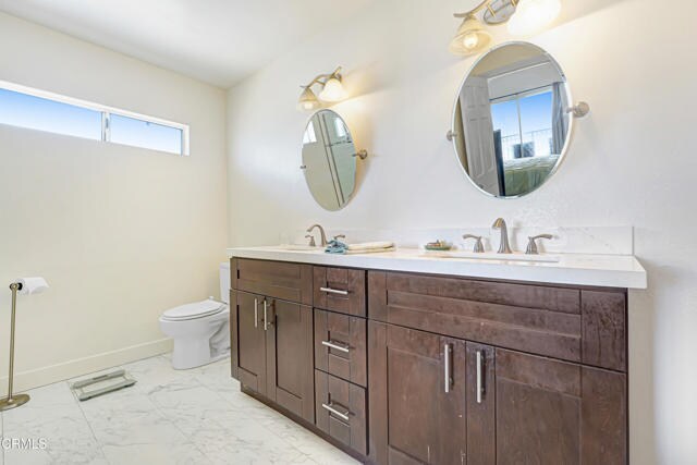 Building Photo - 2779 Fyler Pl