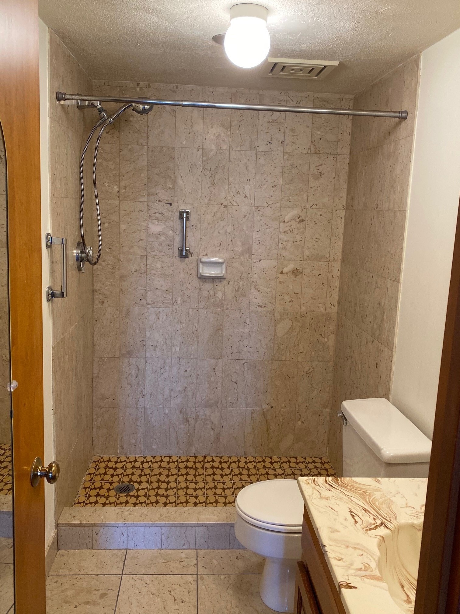 Master bath - 2500 Mystic Valley Pky