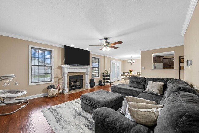 Building Photo - 667 Fox Hound Dr