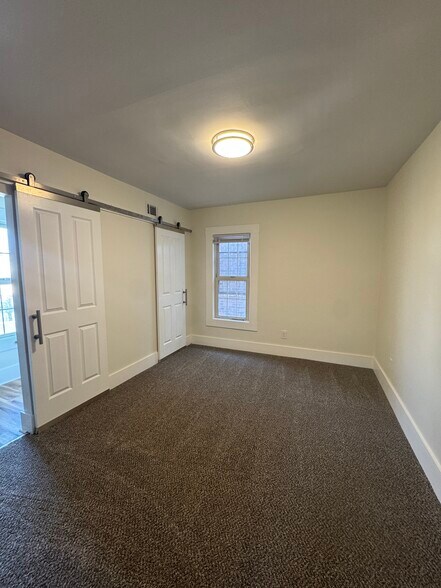 Building Photo - 119 E 20th Ave