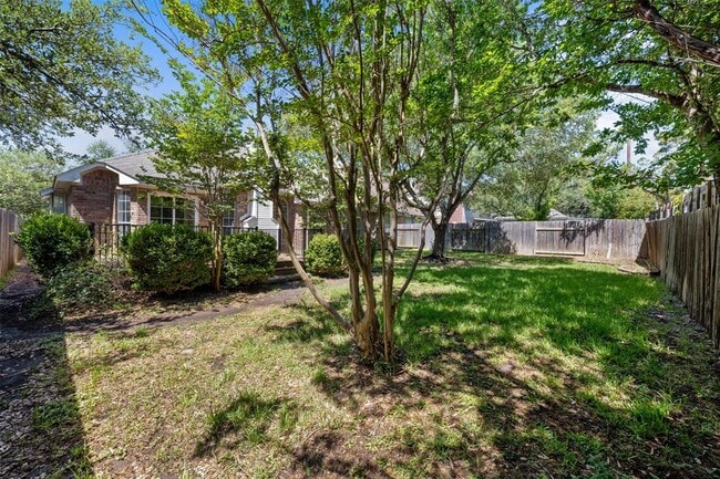 Building Photo - 11032 Crossland Dr