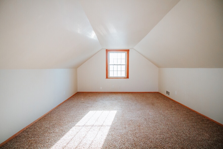 Building Photo - 2303 Mellwood Ave