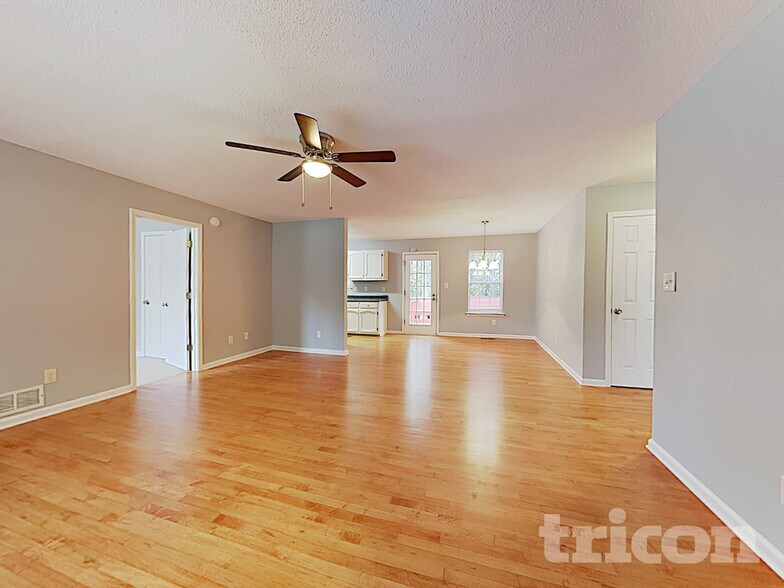 Building Photo - 213 Martins COurt