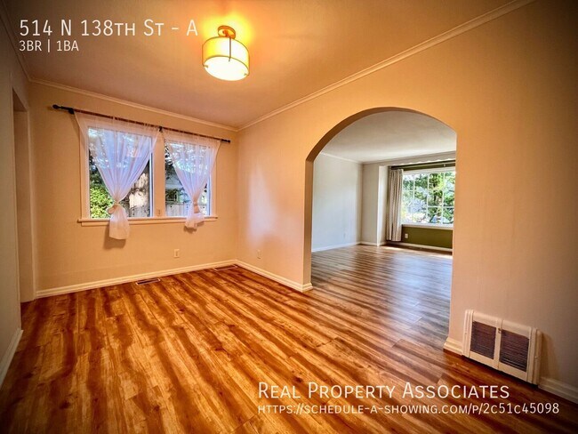 Building Photo - 514 N 138th St