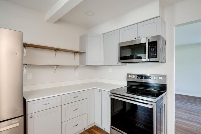 Building Photo - 809 N West St