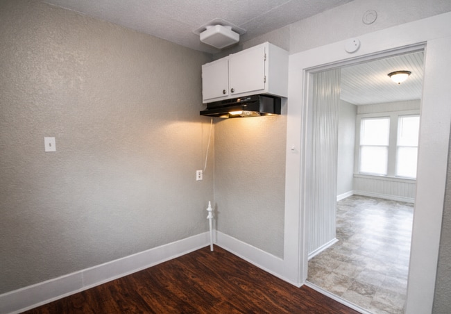 Building Photo - Convenient Home in Close Proximity to Downtown!