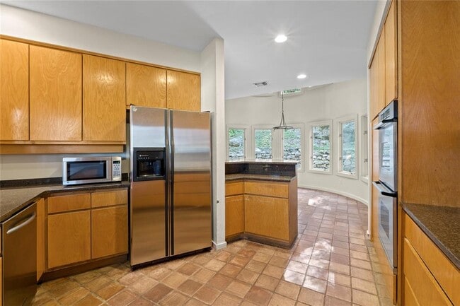 Building Photo - 3307 Rivercrest Dr