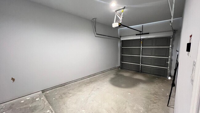 Building Photo - 4922 Dalhart Dr