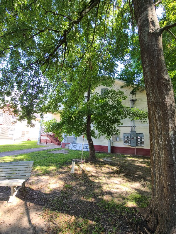 Building Photo - 39000 Henry Rd