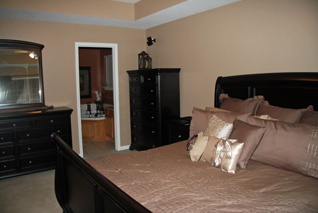 Building Photo - 4208 Brunswick Dr