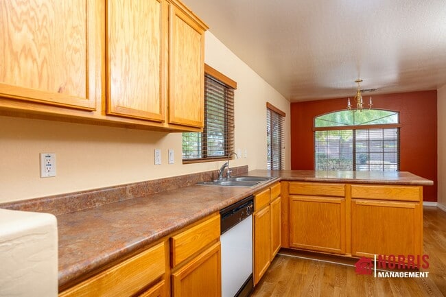 Building Photo - Great Home in Mission Valley
