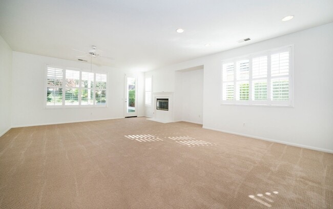 Building Photo - Charming Single Level Home in Oceanside