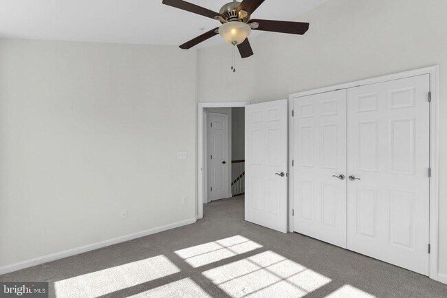 Building Photo - 592 Burr Oak Ct