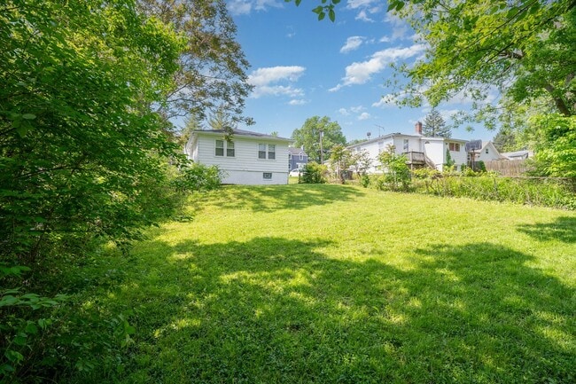 Building Photo - 3728 Standish Ave