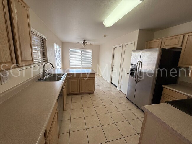 Building Photo - 9252 W Ironwood Dr