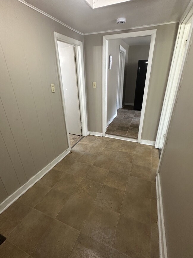 Building Photo - 316 Linn St