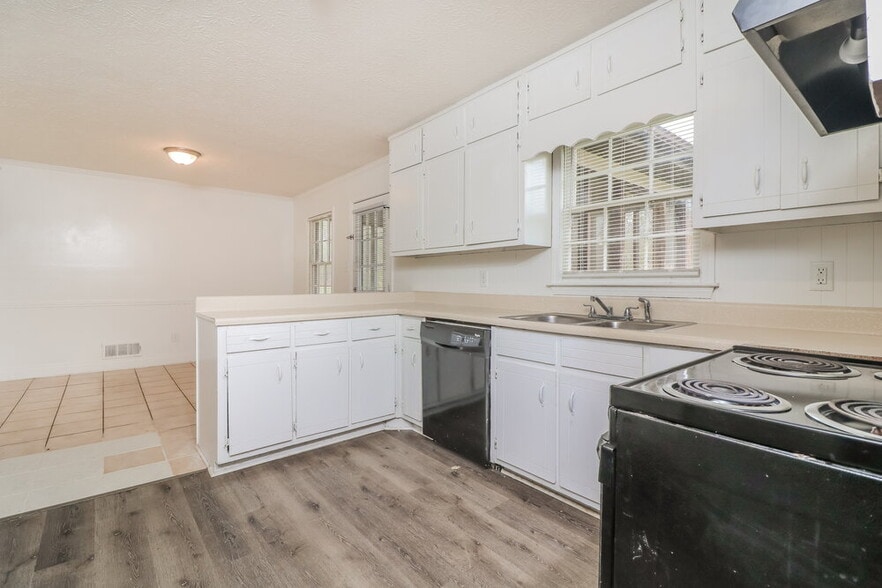 Building Photo - 1676 Grayson Pkwy