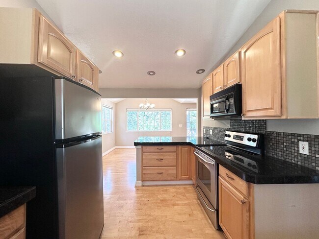 Building Photo - Gorgeous 3 Bed 2 Bath w/ Brand New Deck Patio Home in Cedar Hills! MOVE IN SPECIAL!
