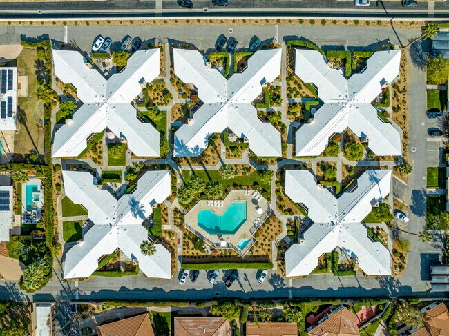 Building Photo - 37800 Da Vall Dr