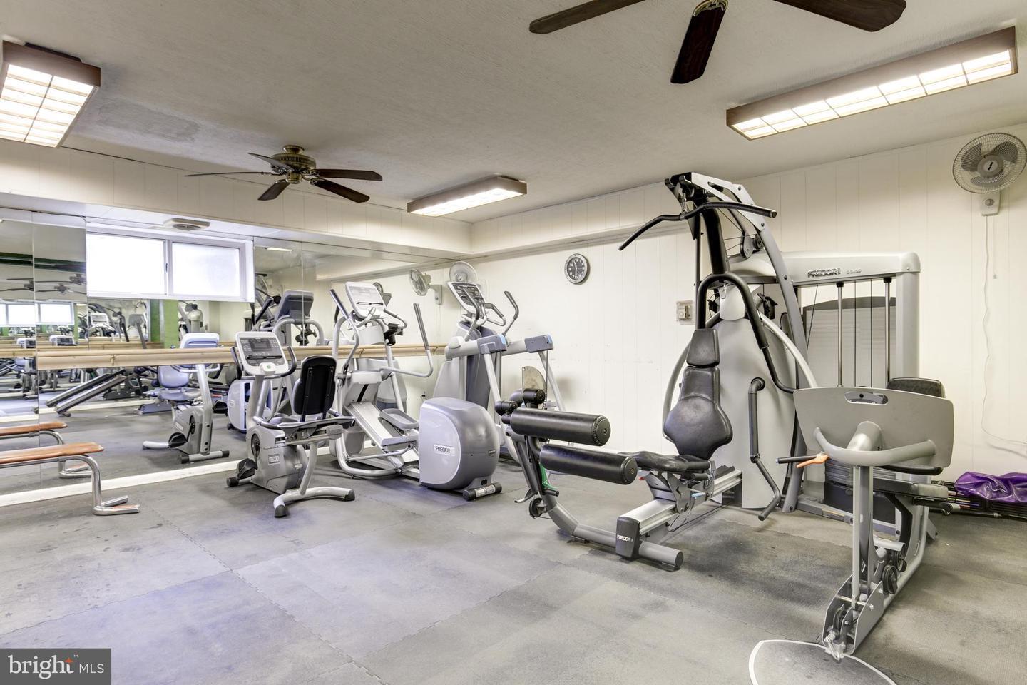 Building Photo - 3900 Tunlaw Rd NW