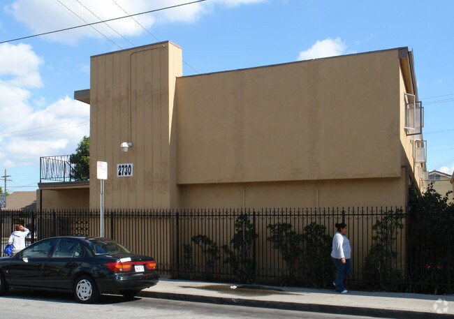 Building Photo - 2720-2730 Randolph St