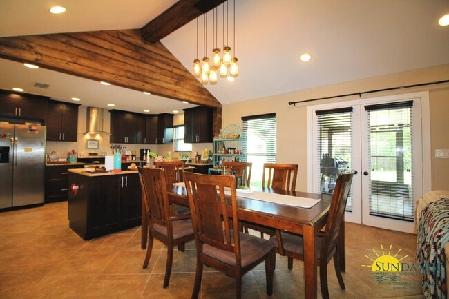 Building Photo - Gorgeous3 Bedroom Home in Mary Esther!