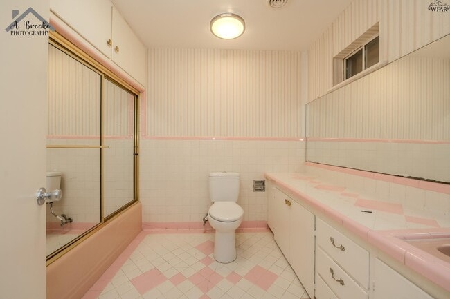 Building Photo - 2725 Devon Rd