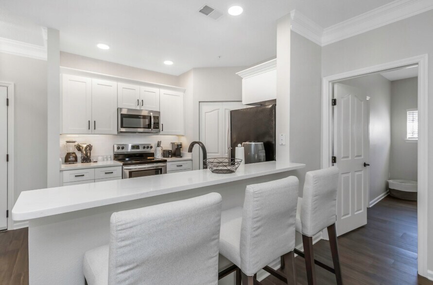 Building Photo - 4207 S Dale Mabry Hwy