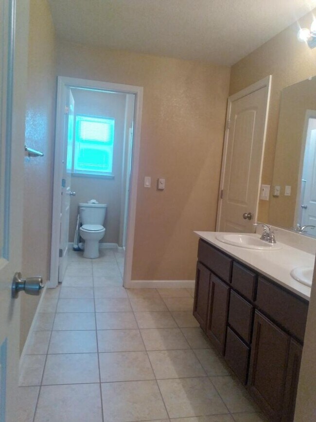 Building Photo - 3891 Danbury Way
