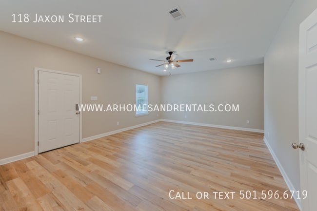 Building Photo - 118 Jaxon St