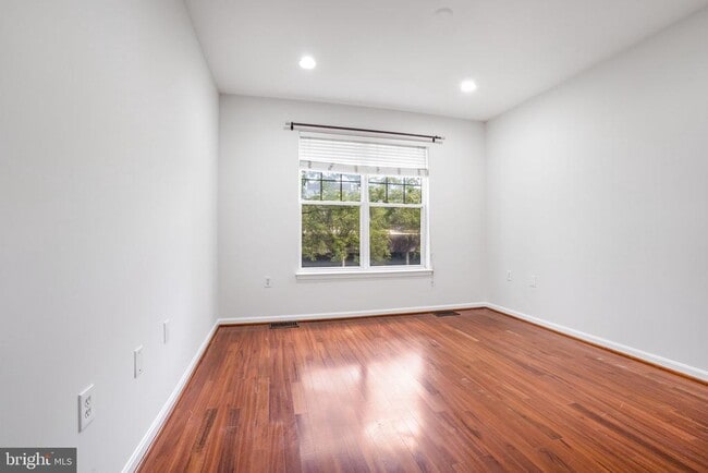 Building Photo - 11325 Aristotle Dr