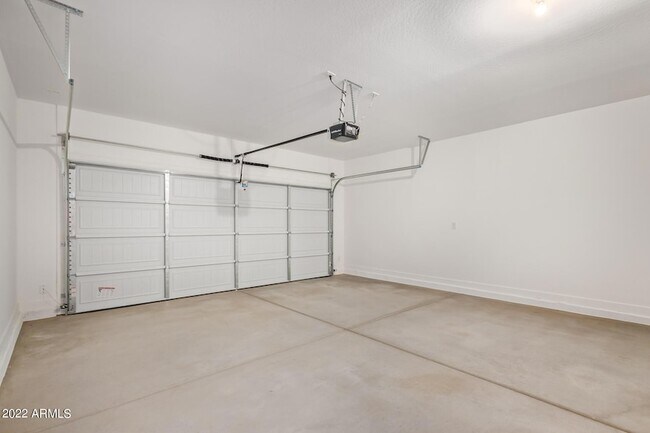 Building Photo - 17057 W Alice Ave