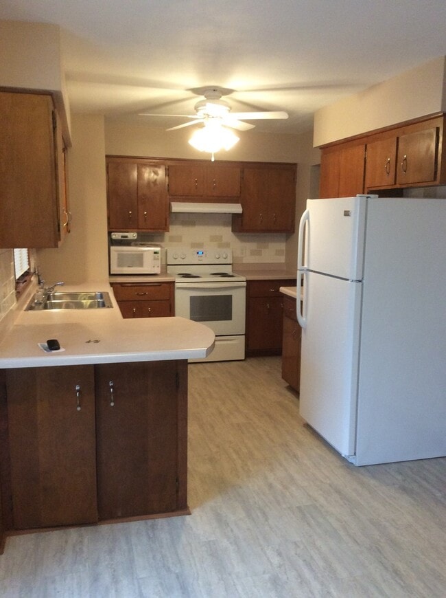 Building Photo - 4803 Flintridge Ct