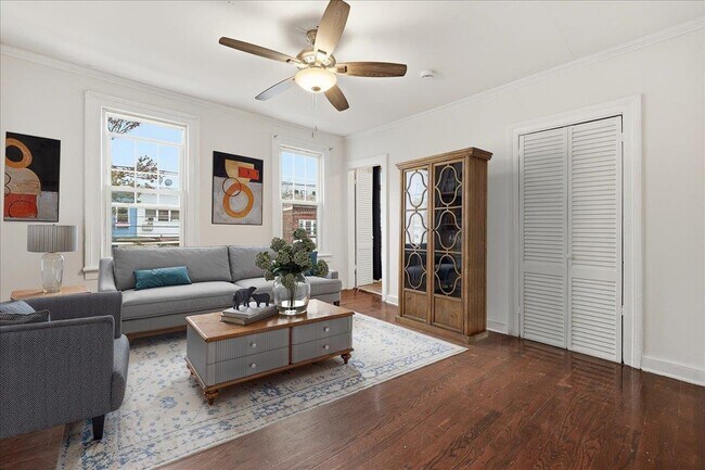 Primary Photo - 132 Thorne St